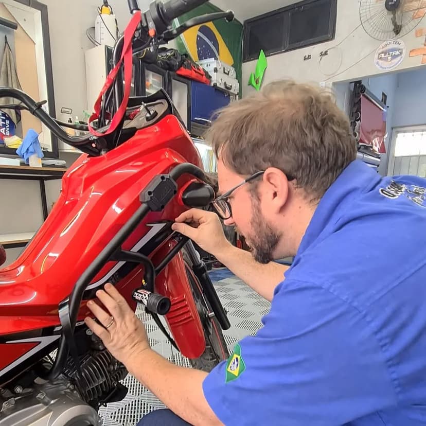 Honda POP pronta para envelopamento.